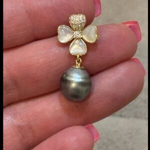 Black Tahitian On Mother Of Pearl & Sterling Silver Clasp